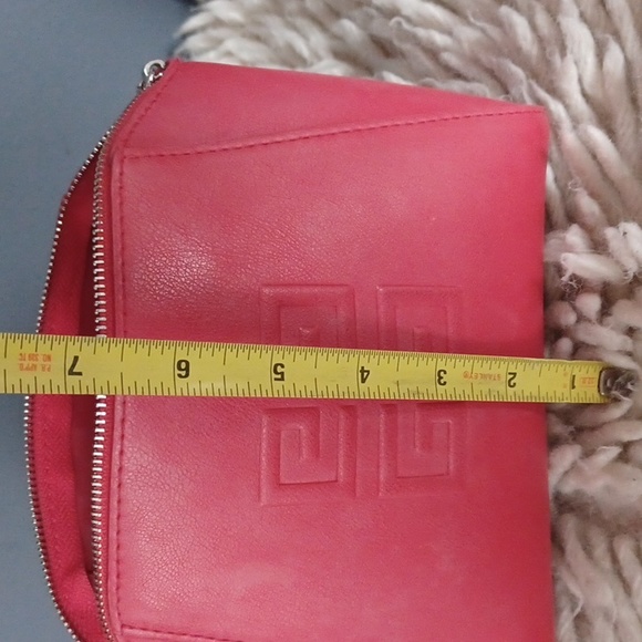 Givenchy makeup bag - Picture 11 of 15